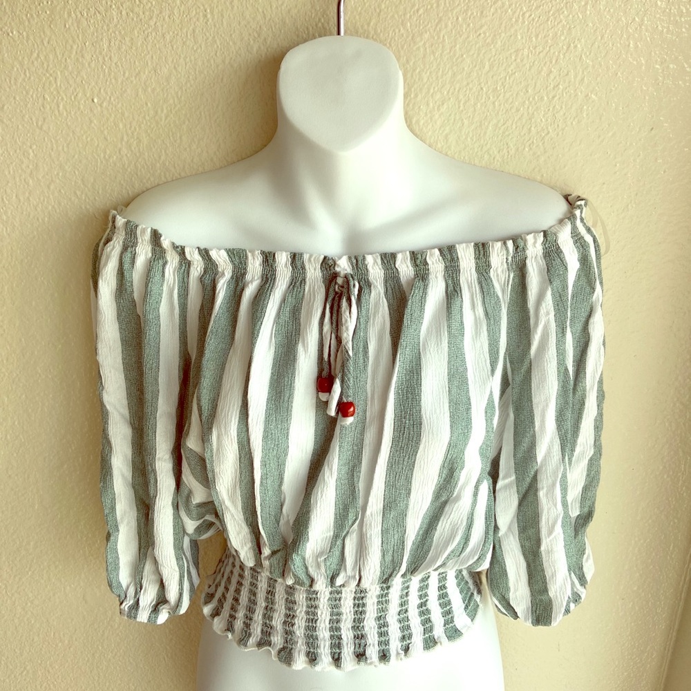 Off the shoulder crop top green and white medium